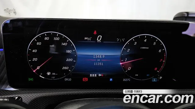 Mercedes-Benz A-Class 2024 — фото 11