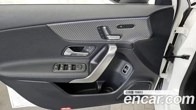 Mercedes-Benz A-Class 2024 — фото 14