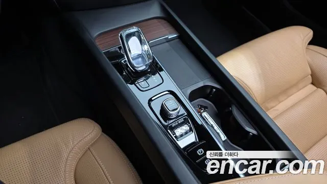 Volvo S60 2021 — фото 12