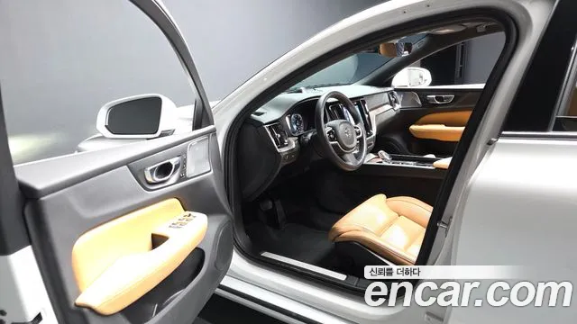 Volvo S60 2021 — фото 13