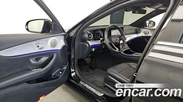 Mercedes-Benz E-Class 2021 — фото 13