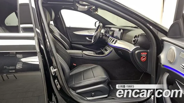 Mercedes-Benz E-Class 2021 — фото 17