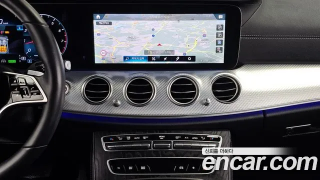 Mercedes-Benz E-Class 2021 — фото 20