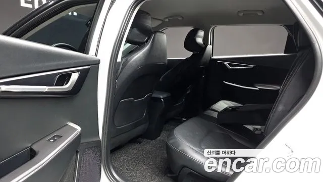 Kia EV6 2023 — фото 11