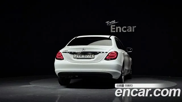 Mercedes-Benz C-Class 2018 — фото 4