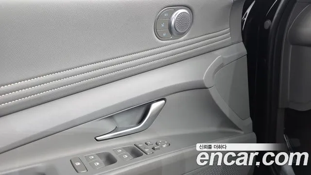 Hyundai AVANTE 2023 — фото 12