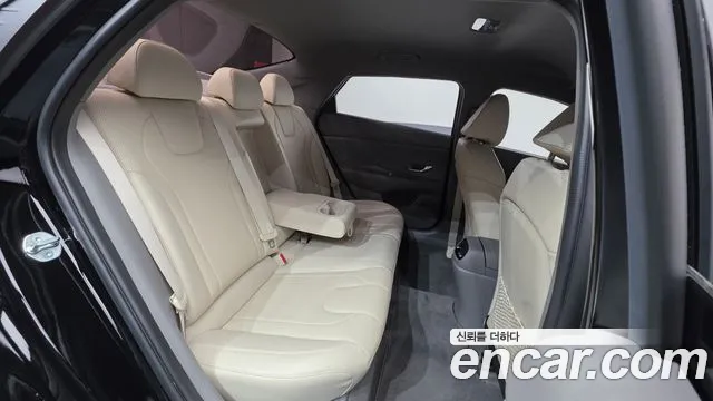Hyundai AVANTE 2023 — фото 18