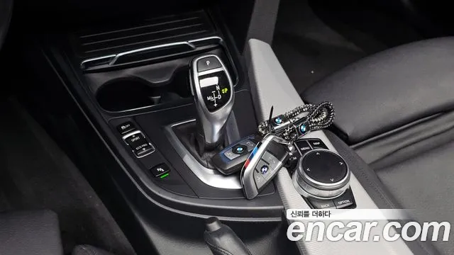 BMW 3-Series 2017 — фото 12