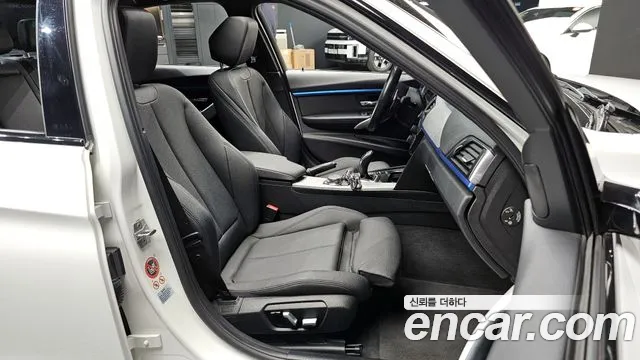 BMW 3-Series 2017 — фото 16