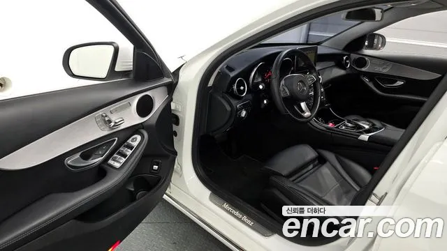 Mercedes-Benz C-Class 2018 — фото 13