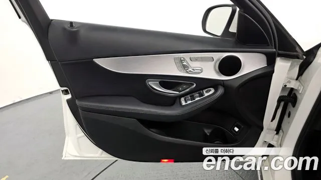 Mercedes-Benz C-Class 2018 — фото 14