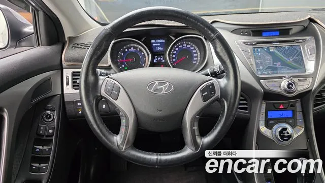Hyundai AVANTE 2014 — фото 13