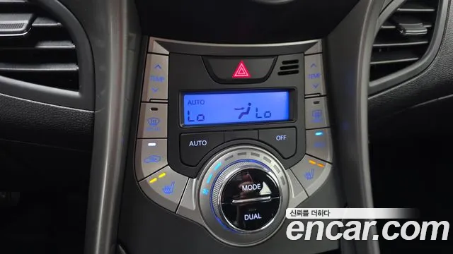 Hyundai AVANTE 2014 — фото 19
