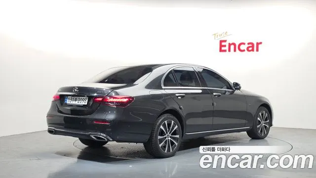 Mercedes-Benz E-Class 2021 — фото 2