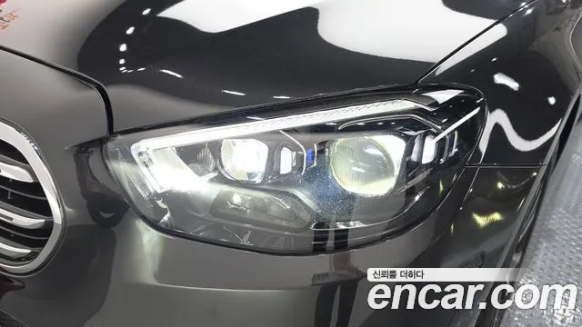 Mercedes-Benz E-Class 2021 — фото 8