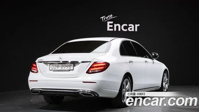 Mercedes-Benz E-Class 2017 — фото 2