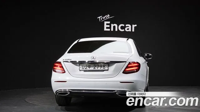 Mercedes-Benz E-Class 2017 — фото 4