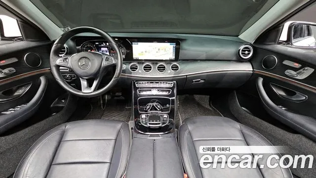 Mercedes-Benz E-Class 2017 — фото 7