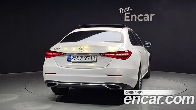 Mercedes-Benz C-Class 2025 — фото 4