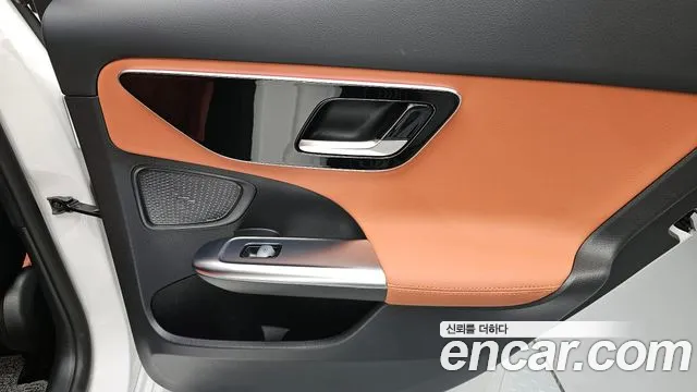 Mercedes-Benz C-Class 2025 — фото 15
