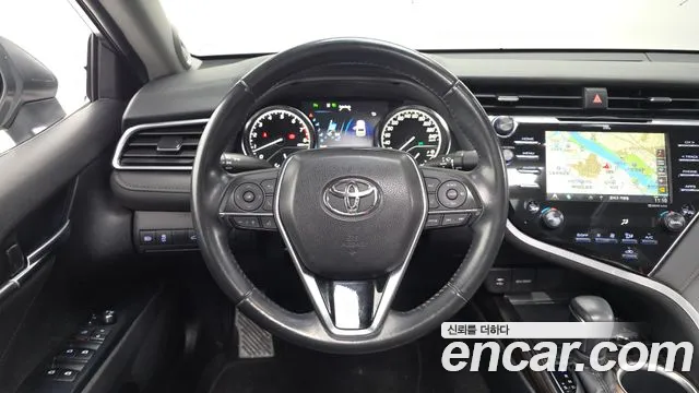 Toyota Camry 2018 — фото 18