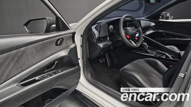 Hyundai AVANTE 2023 — фото 16