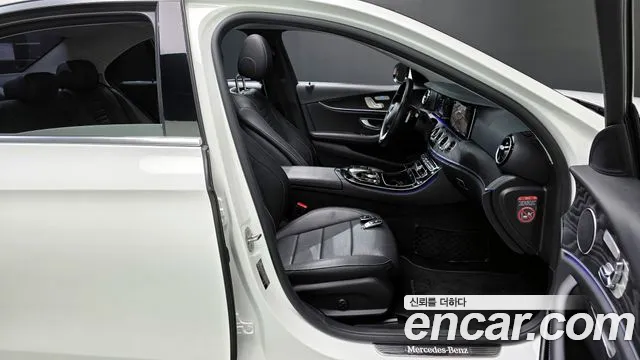 Mercedes-Benz E-Class 2017 — фото 11
