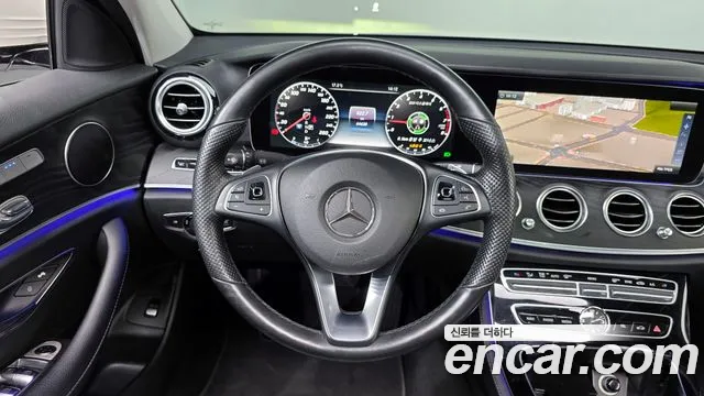 Mercedes-Benz E-Class 2017 — фото 13