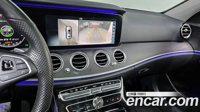 Mercedes-Benz E-Class 2017 — фото 15