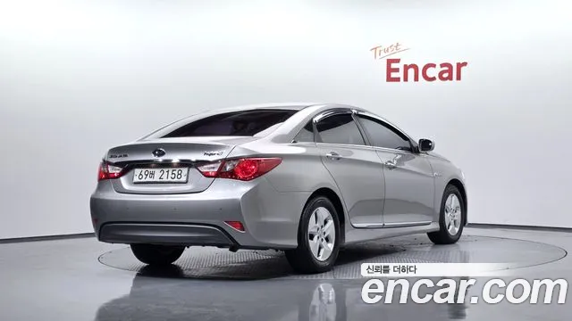 Hyundai Sonata 2012 — фото 1