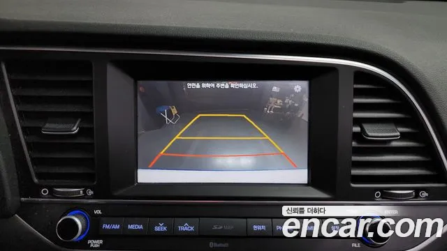 Hyundai AVANTE 2016 — фото 14