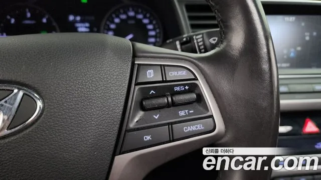Hyundai AVANTE 2016 — фото 17