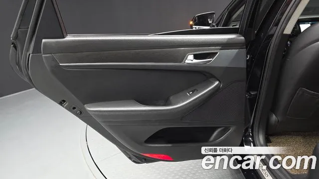 Hyundai Genesis 2016 — фото 15