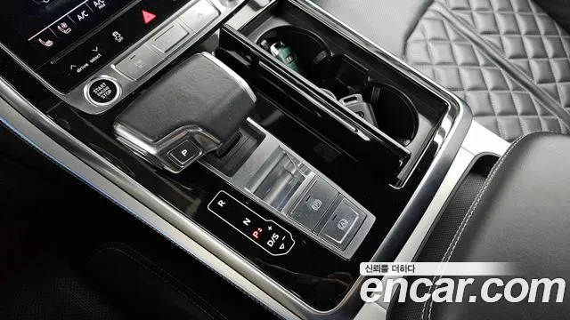 Audi Q8 2021 — фото 12