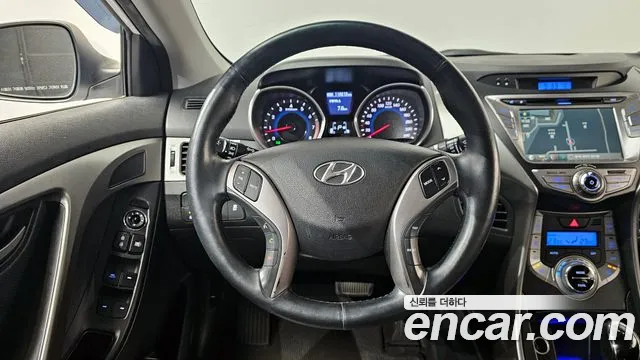 Hyundai AVANTE 2014 — фото 13