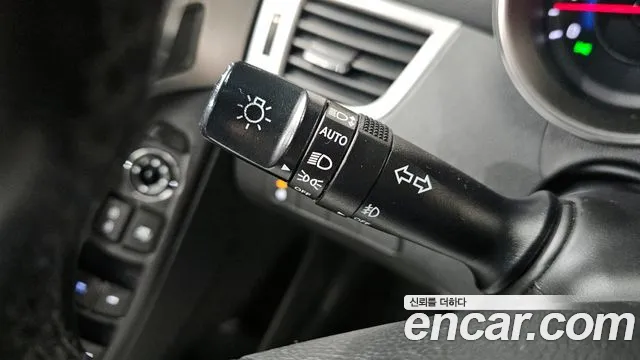 Hyundai AVANTE 2014 — фото 19