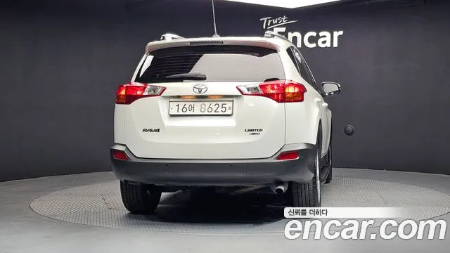 Toyota RAV4 2015 — фото 4