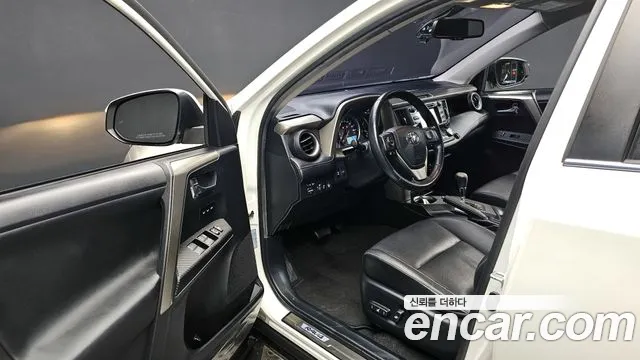 Toyota RAV4 2015 — фото 10