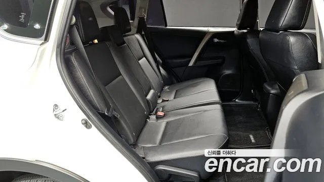 Toyota RAV4 2015 — фото 11