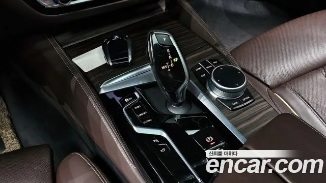 BMW 5-Series 2021 — фото 11