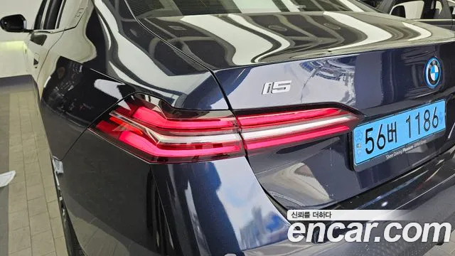 BMW i5 2024 — фото 9