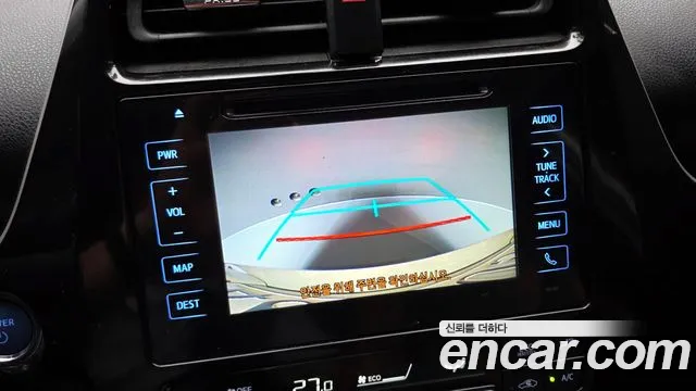 Toyota Prius 2017 — фото 15