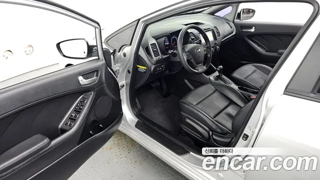 Kia K3 2015 — фото 10