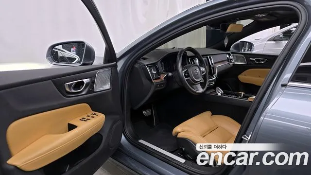 Volvo S60 2021 — фото 13