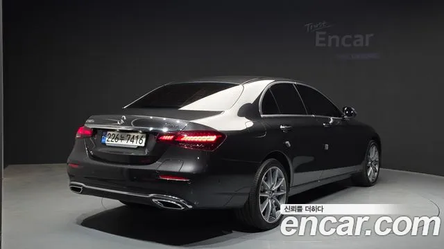 Mercedes-Benz E-Class 2022 — фото 2