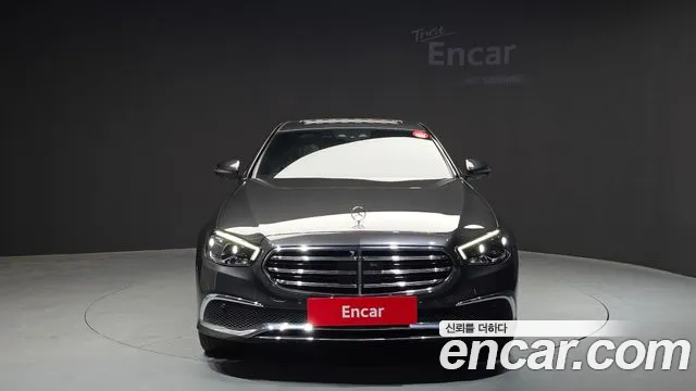 Mercedes-Benz E-Class 2022 — фото 3