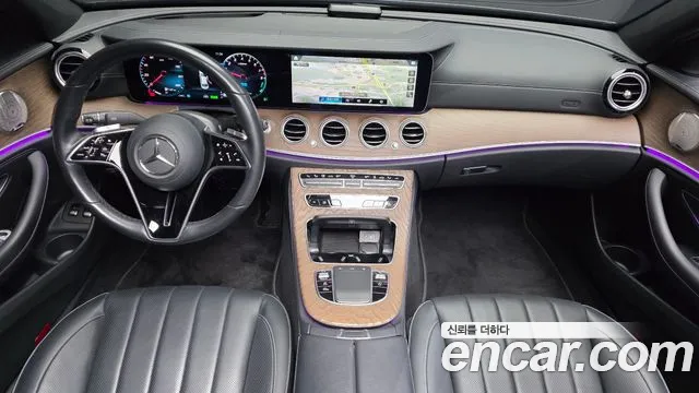 Mercedes-Benz E-Class 2022 — фото 10