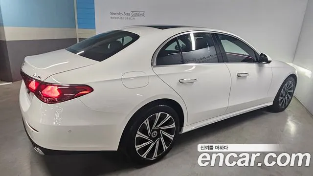 Mercedes-Benz E-Class 2025 — фото 3