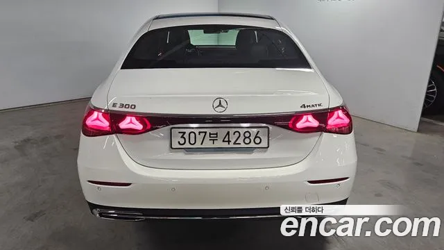 Mercedes-Benz E-Class 2025 — фото 4