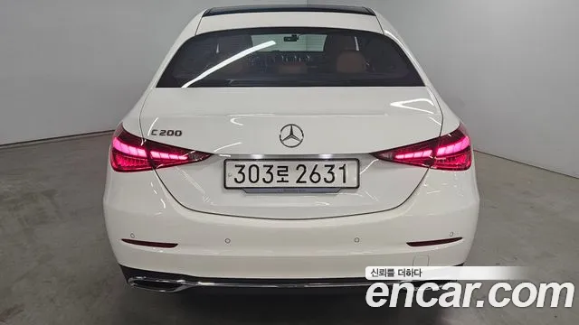 Mercedes-Benz C-Class 2025 — фото 4